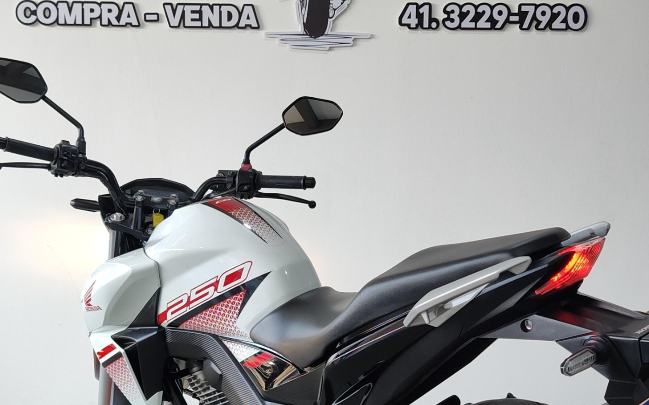 imagem-https://www.socarrao.com.br/sc-vehicle-images-prod/778396/1770298494677-WhatsApp Image 2026-02-04 at 13.16.18 (2).jpeg